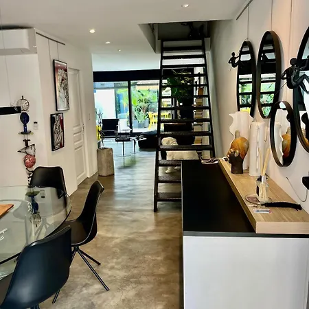 Maison Avec Bassin Dans Les Remparts Ferienhaus