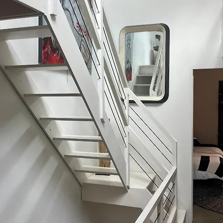 Maison Avec Bassin Dans Les Remparts Holiday home Aigues-Mortes