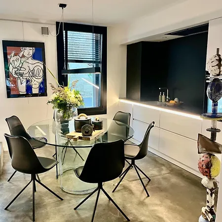 Holiday home Maison Avec Bassin Dans Les Remparts Aigues-Mortes