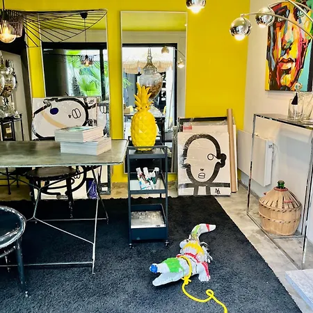 Maison Avec Bassin Dans Les Remparts Ferienhaus