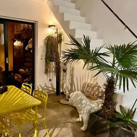 Maison Avec Bassin Dans Les Remparts * Aigues-Mortes