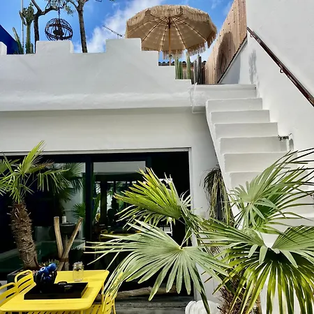 Ferienhaus Maison Avec Bassin Dans Les Remparts Aigues-Mortes