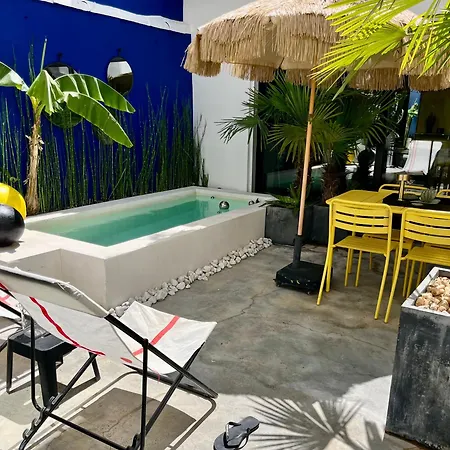 Holiday home Maison Avec Bassin Dans Les Remparts *